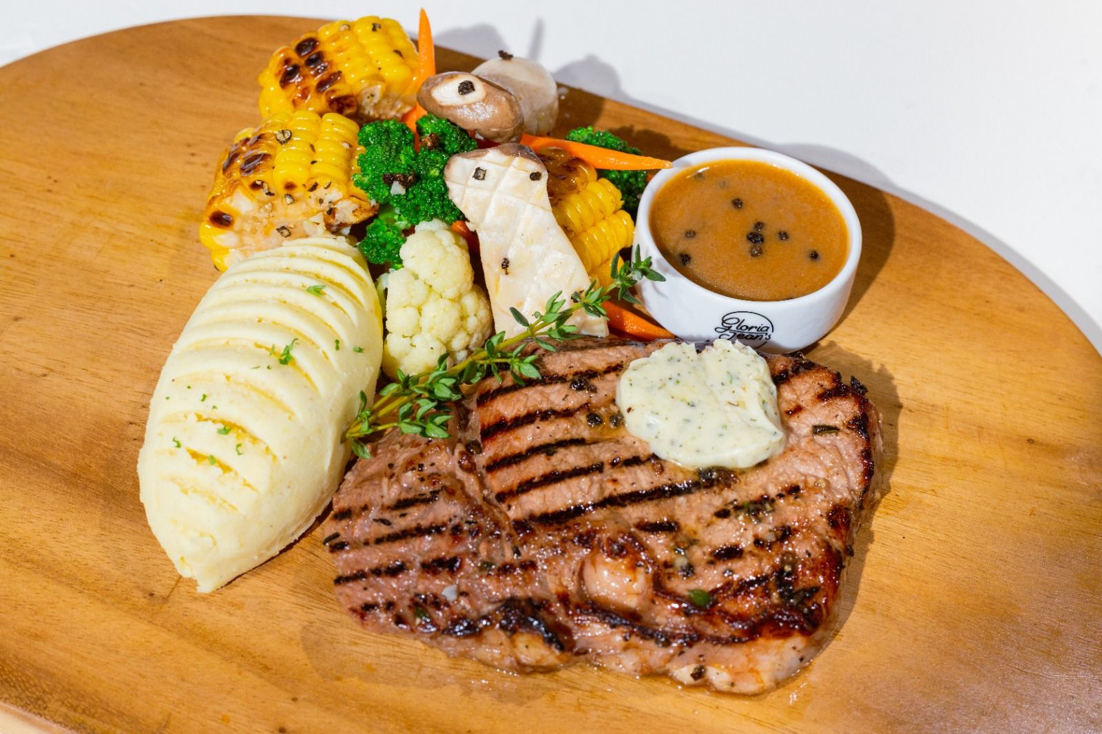Rib-eye Steak with Creamy Peppercorn Sauce