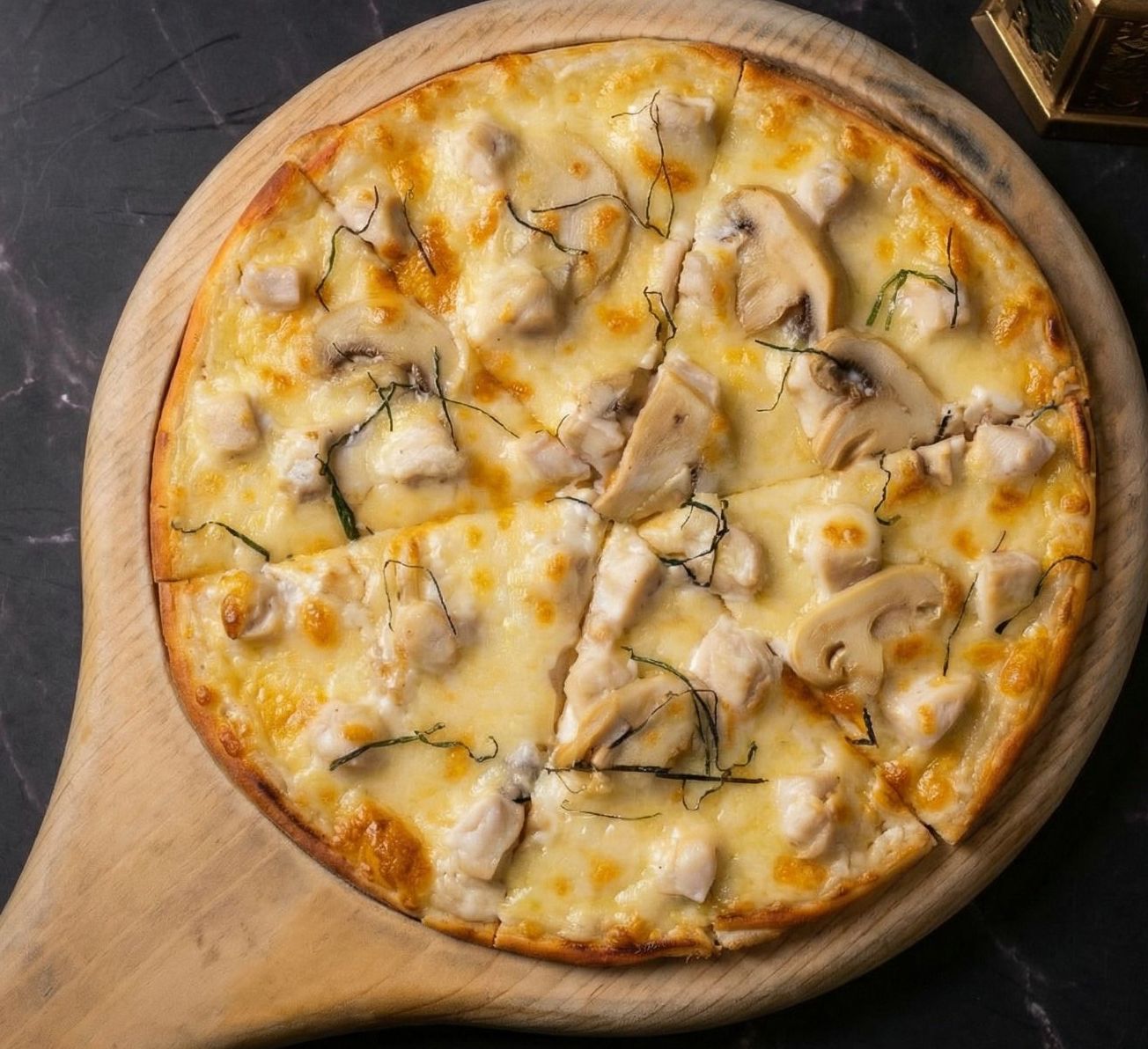 CHICKEN ALFREDO PIZZA